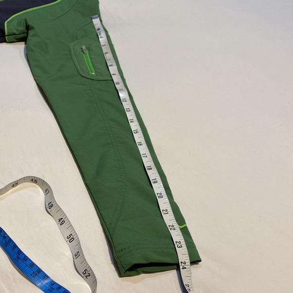 Lightweight green Nike jacket, M (8-10) - Picture 5 of 8